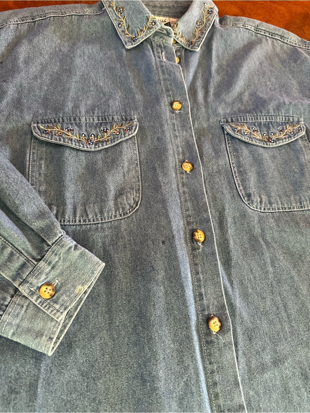 Vintage Capacity Embroidered Denim Button Up Shirt Floral Vine Cottagecore L
